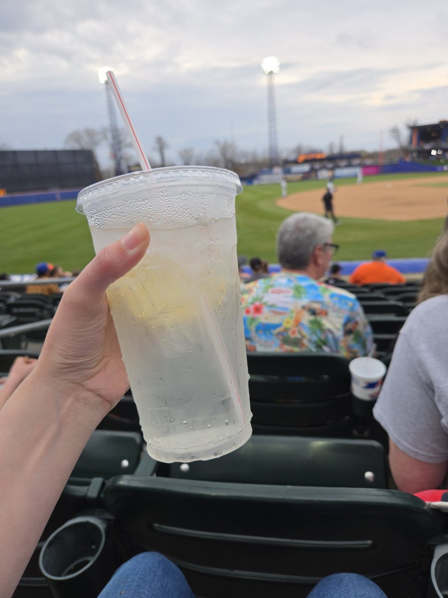 lexyb_313's tweet photo. @SyracuseMets ask the ladies at the lemonade stand if they added lemon to the lemonade! I brought it up that mine was straight sugar water and I heard them tell each other they forgot the lemon!
#openingday https://t.co/BeStD87kd4