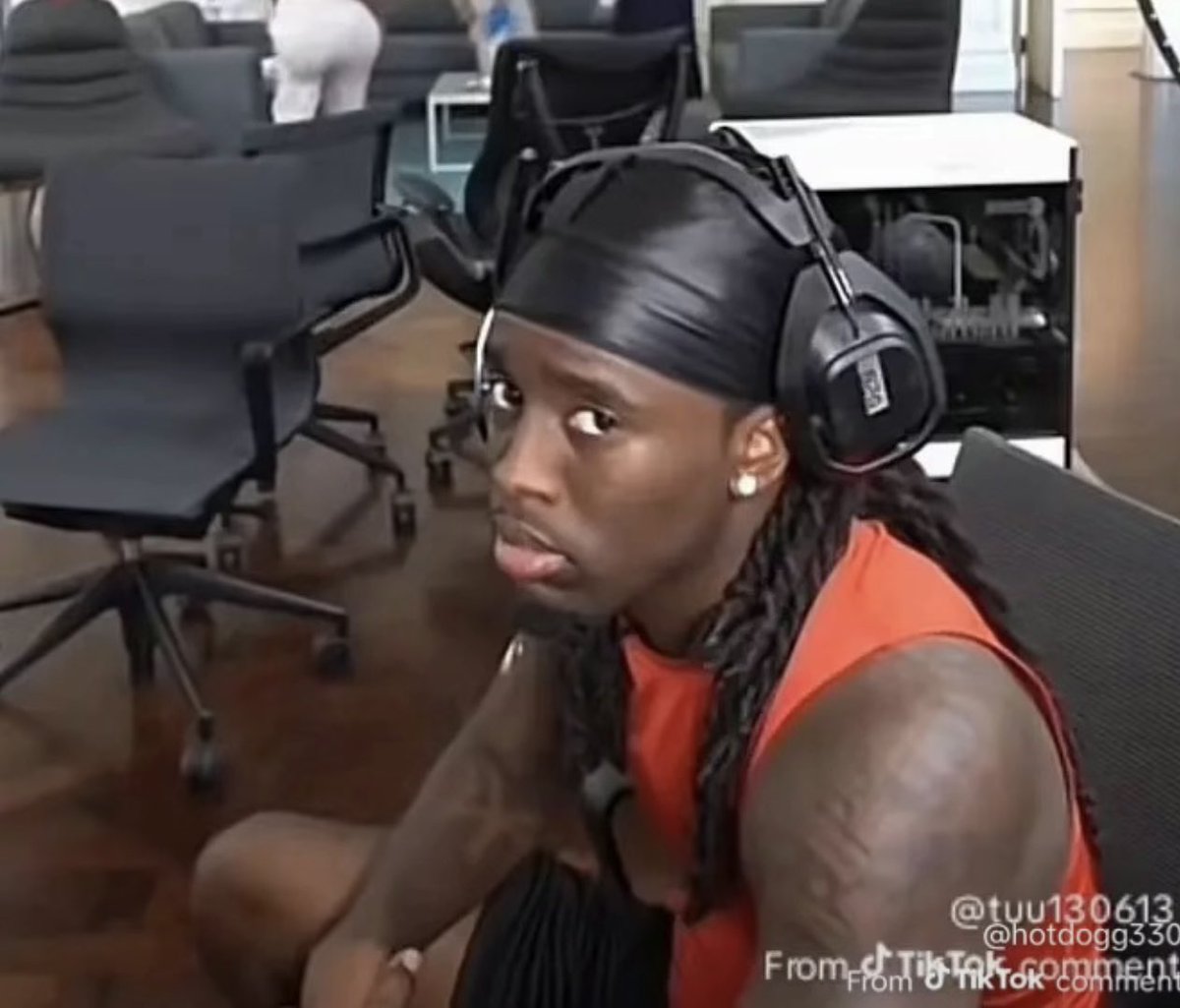 Cam bins🪙 tweet media