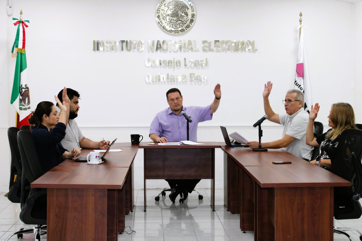 Junta_QR's tweet photo. 📌 Sesiones de trabajo en la JLE del #INEQRoo
✔️ Sesión Ordinaria de la JLE
✔️ Subcomité Técnico Interno para la Administración de Documentos
✔️ Subcomité de Adquisiciones, Arrendamientos y Servicios
Fortaleciendo la organización y transparencia institucional.
#INEQuintanaRoo https://t.co/5KaMq1pMeE