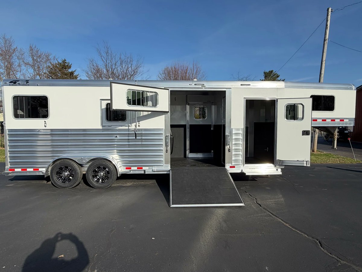 Triple C Trailers 🐴🚌 tweet media