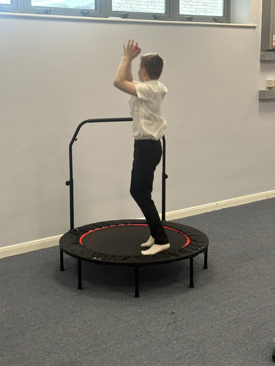 StHildsAP's tweet photo. Our KS3 pupils have enjoy trying out our new fitness equipment in Arch AP today! https://t.co/f1xzbuMfV8