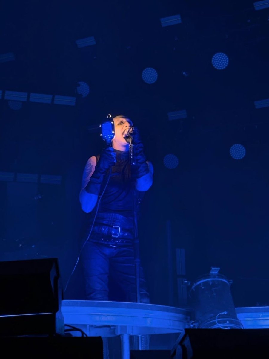 HELL_ETC's tweet photo. Marilyn Manson durante apresentação no Palacio Vistalegre, Madri, Espanha 🇪🇸, 28.11.2025.

📸  drkmando | duende_rasta

3 https://t.co/LXHYR4NoFc