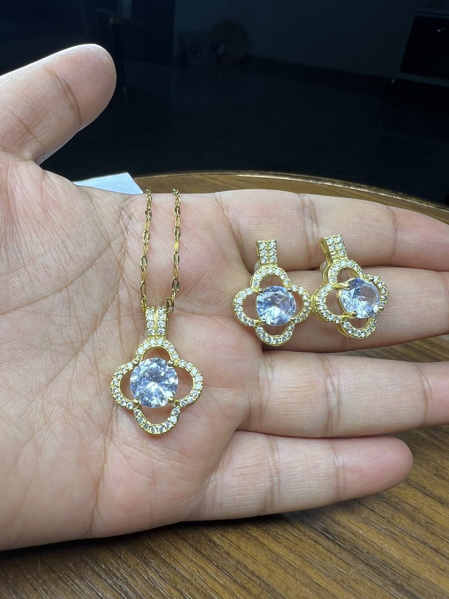 fine fingers,SharifaBites&Bling (Mrs) tweet media