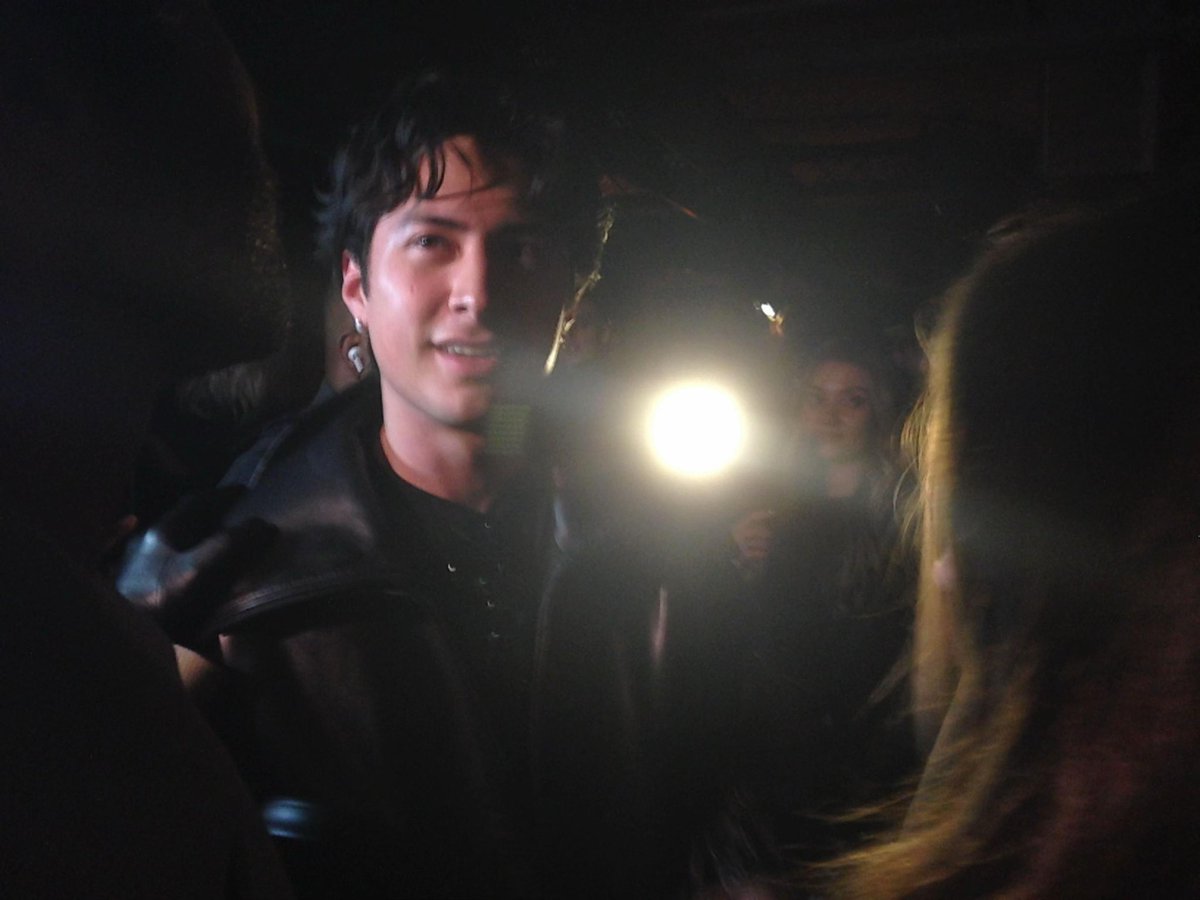 mira 𝜗𝜚 tweet media