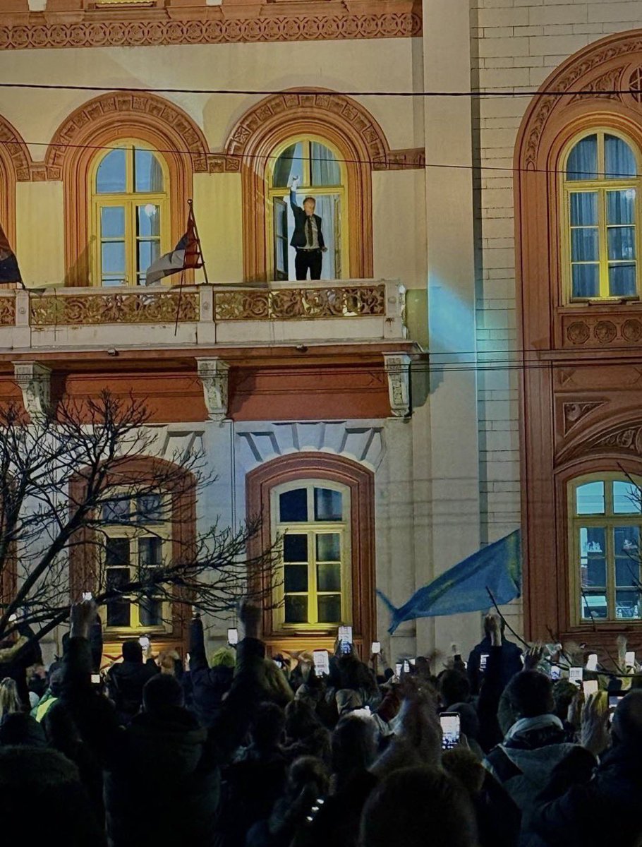 blokadapmf's tweet photo. Hrabro, prkosno i dostojanstveno.
Rektor Vladan Đokić https://t.co/ju6cwNJrdH