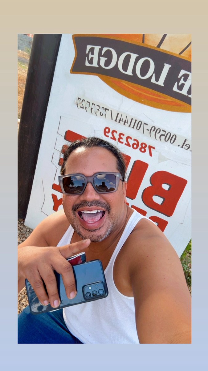 barnabyishere's tweet image. Same hat and glasses+Different days🧢🎩
#Eyewear #Face #FrontView #Glasses #Happiness #Headphones #Headshot #Indoors #LeisureActivity #barnabyishere✨ #Glasses🌺