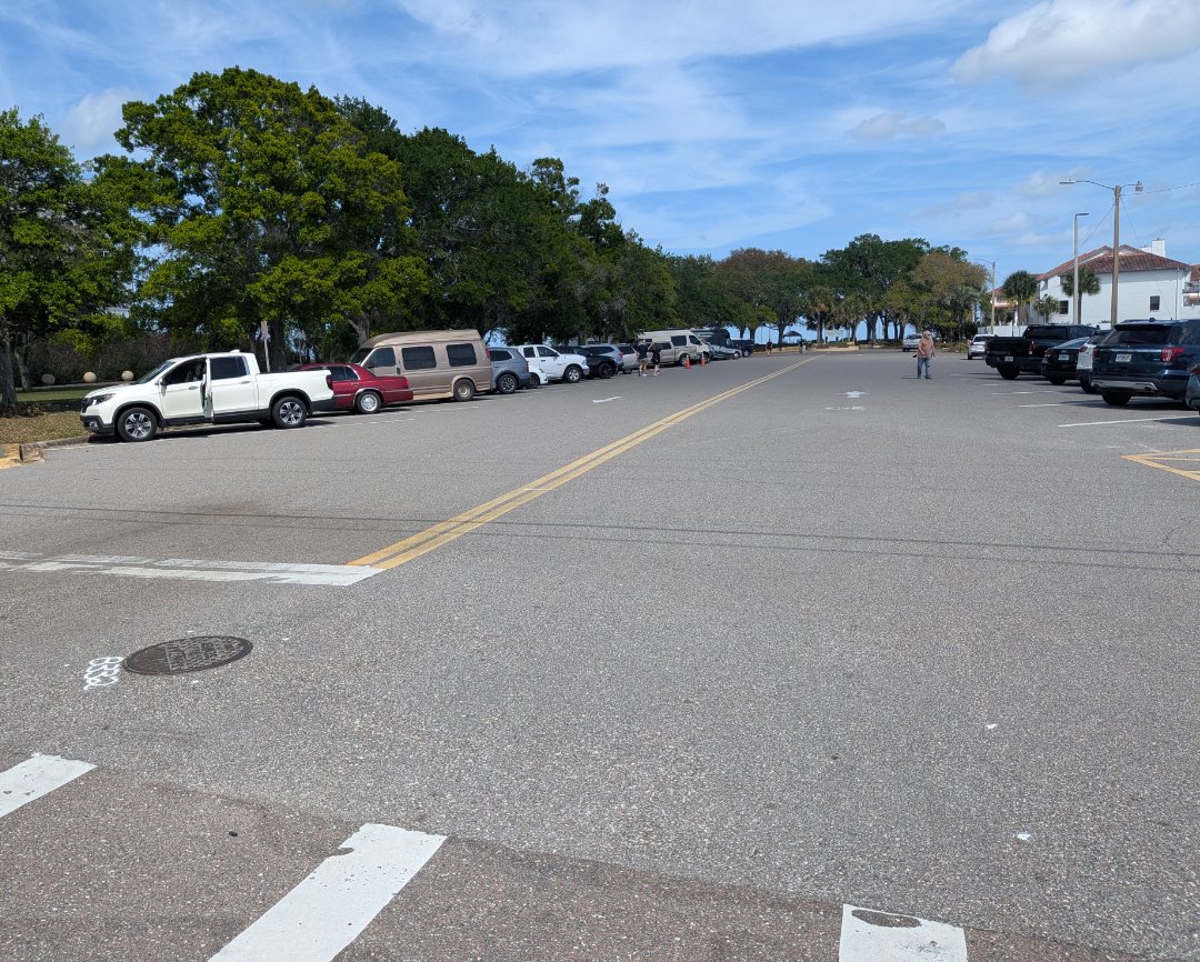 TalkOTitusville's tweet photo. Looks like most of the public parking at Veterans Memorial Park in Downtown has been claimed for tomorrow's launch....#LaunchTraffic on the #SpaceCoast https://t.co/vfnVmb63nG