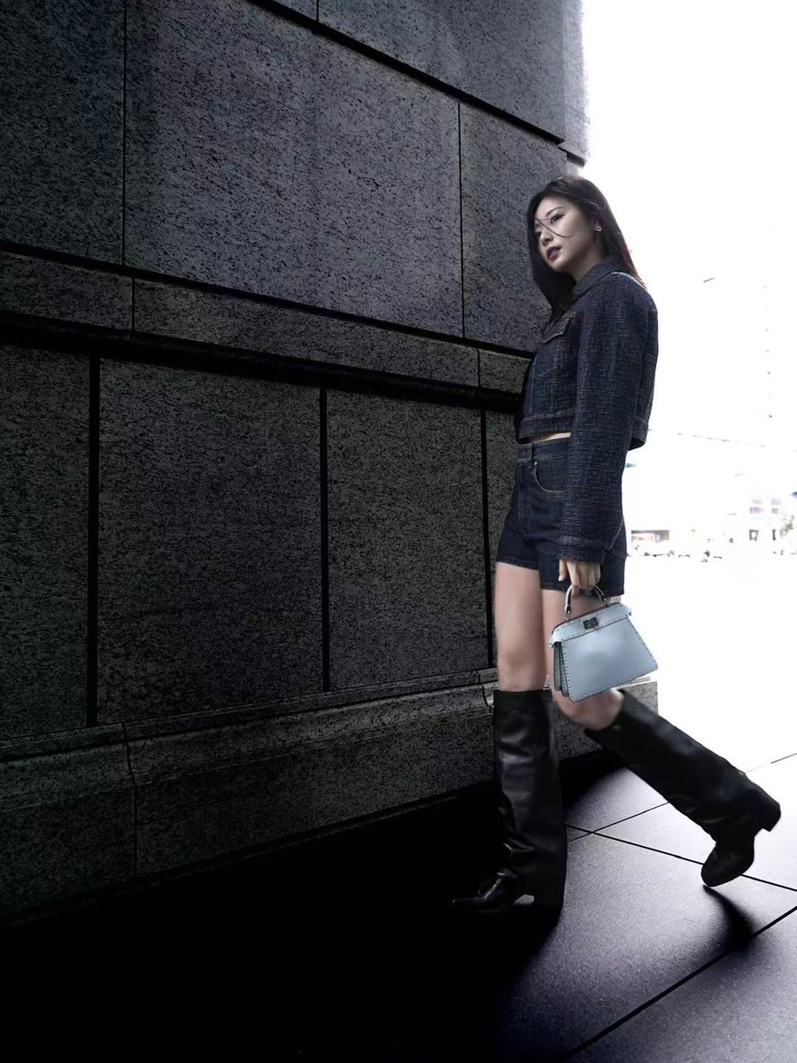 tzuyuglobal0614's tweet photo. TZUYU Instagram pdate

https://t.co/QwcOxbQmx1

A walk in Taipei

In this set of photos, TZUYU is dressed head to toe in FENDI. 

This February, when TZUYU shot the cover for Hong Kong's Harper's BAZAAR, she also wore pieces from LVMH's brands, FENDI and Tiffany & Co.

Please like, retweet, and leave good comments for Tzuyu on Instagram.

#TZUYU #子瑜 #쯔위  #ツウィ #จื่อวี #TWICE