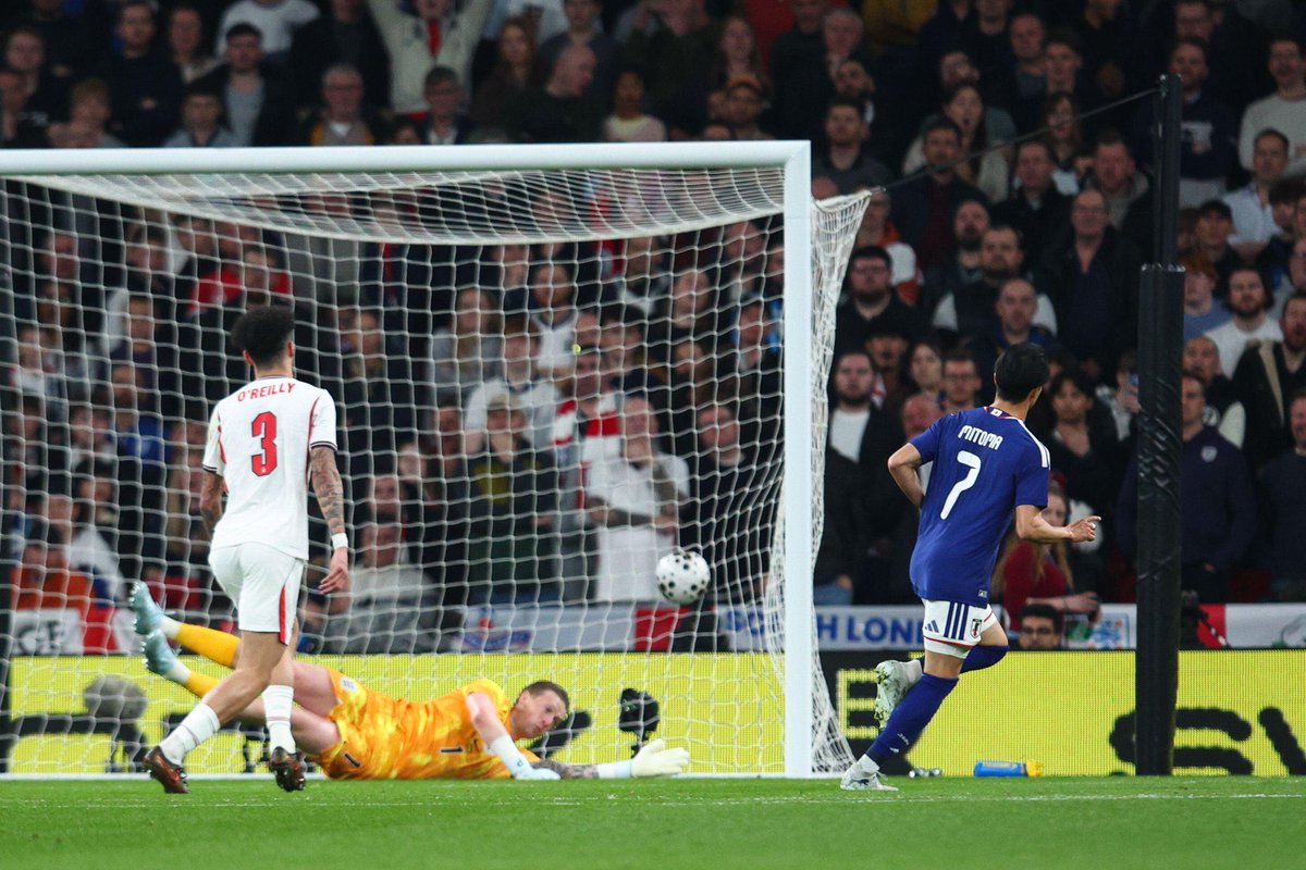 عمرو tweet media