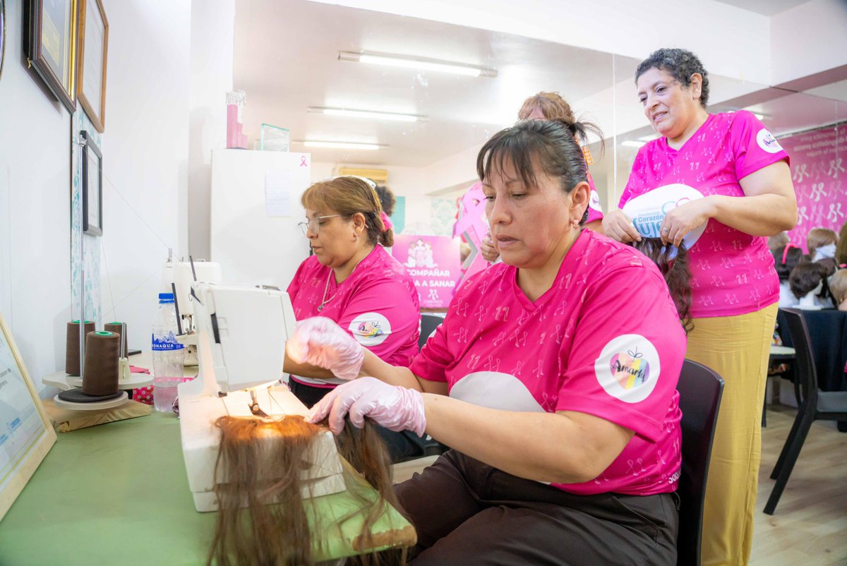 COMPROMISO, CONTENCIÓN Y ESPERANZA:  FUNDACIÓN CORAZÓN DE MUJER

En el marco del #MesDeLaMujer, visitamos la Fundación Corazón de Mujer, que lleva 14 años impulsando acciones de concientización y acompañamiento para pacientes con cáncer de mama y sus familias.

Detrás de cada