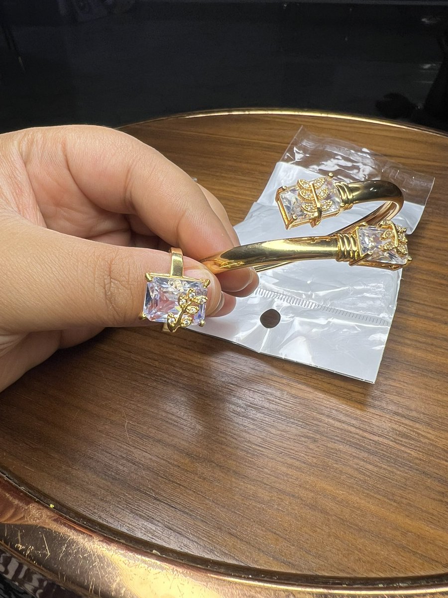 fine fingers,SharifaBites&Bling (Mrs) tweet media