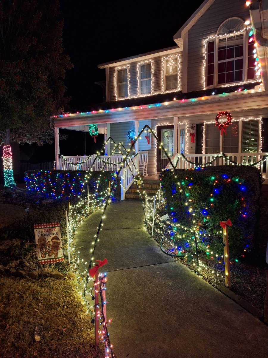 Do our Japanese friends decorate their houses for Christmas? This is my house in South Carolina