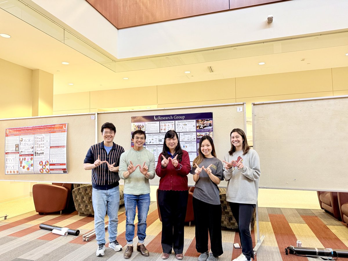 LiResearch's tweet photo. @UWMadPharmacy Recruitment event for Pharmaceutical Sciences program was a success 🎉🎉 We hope you enjoyed the nice weather in Madison and look forward to seeing you in the Fall 🦀🦞 https://t.co/rIRhydWc3A