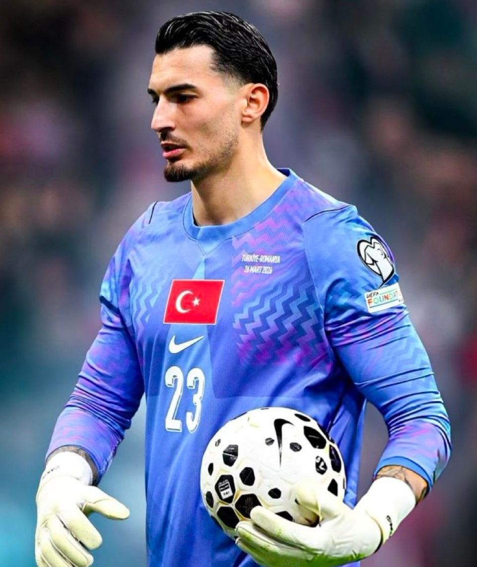 Maçın yıldızı Uğurcan Çakır! 👏🇹🇷