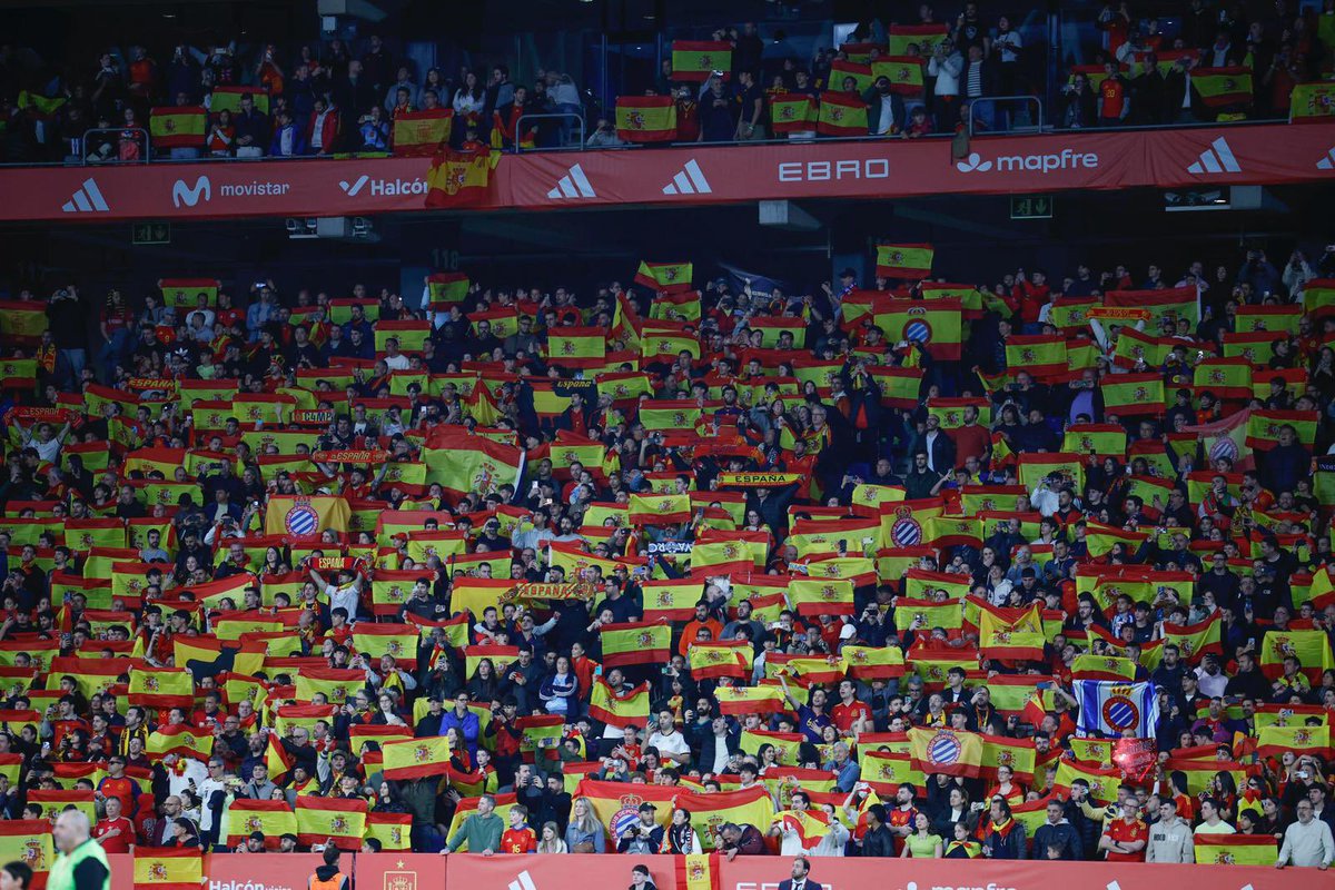 VOX Barcelona tweet media