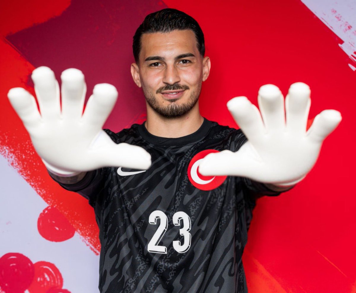 _ErayCora9's tweet image. Meğerse dünyanın en iyi kalecisine 36 M € vermişiz, helal hoş olsun…