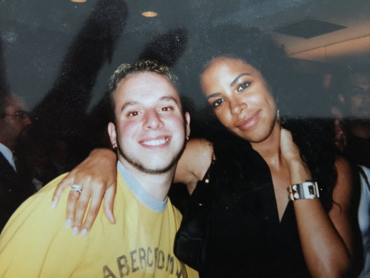 Brandonismusic's tweet photo. @Aaliyah_Fanatic One of my friends sent me this. It was taken a week before she passed in NYC https://t.co/OrKIBx9a2K