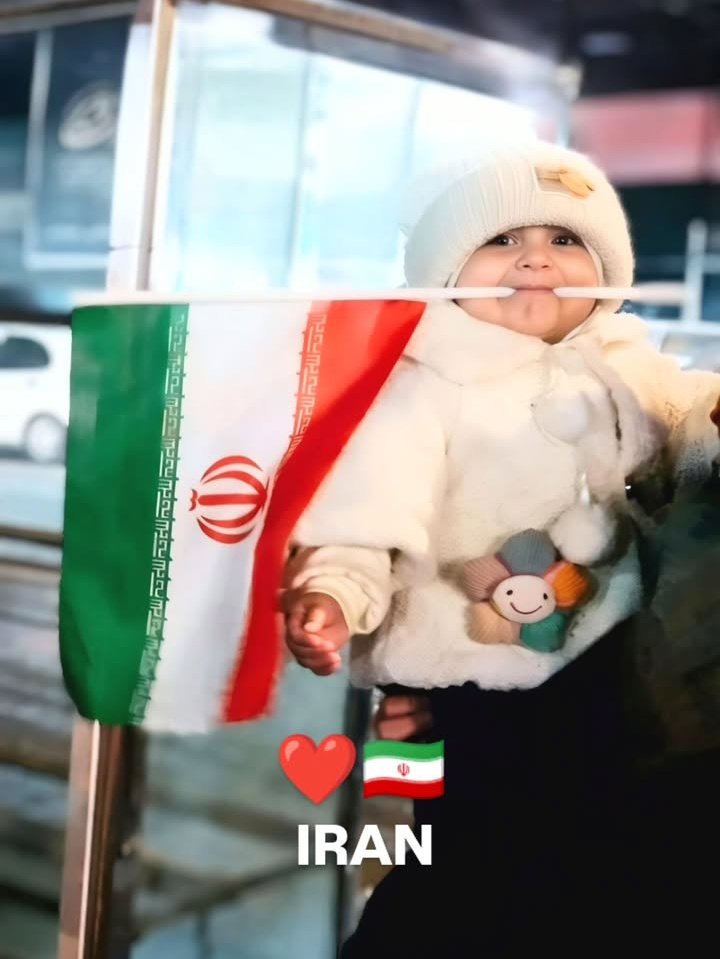 ما بچه هامون رو با عشق به وطن بزرگ میکنیم😎..
#جمهوری_اسلامی_ایران