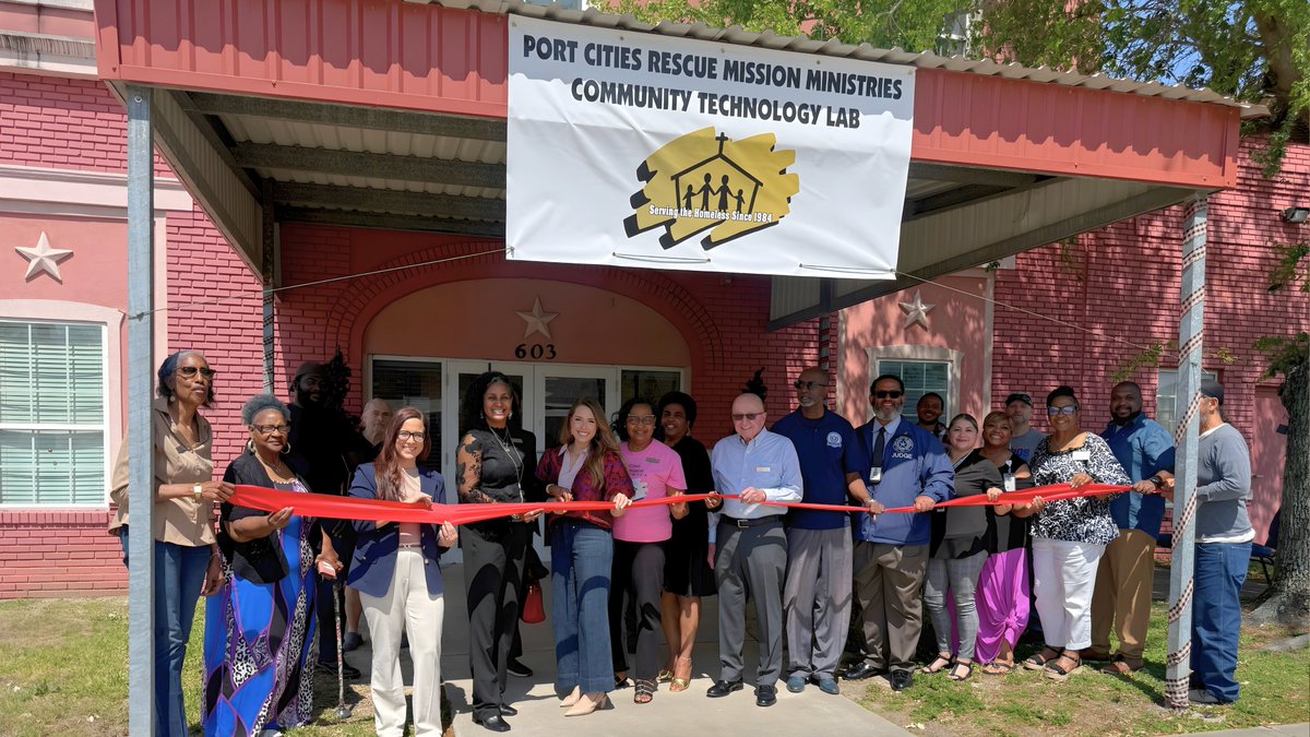 PortArthurLNG's tweet photo. ICYMI: We kicked off the week celebrating a meaningful milestone for our community. Port Cities Rescue Mission hosted a ribbon‑cutting for the new Community Computer Lab in Port Arthur, TX.

https://t.co/9FC3QeIVl5 https://t.co/EnQUJDt7CW