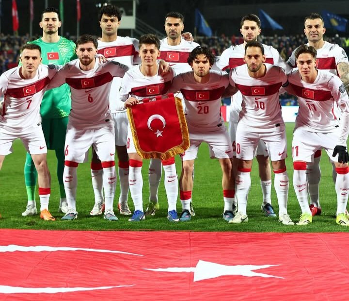 YelizzKoray's tweet photo. Spordan gelen başarılar da olmasa milletçe sevinecek pek bir sey kalmadı. 
Helal olsun size  🫶 https://t.co/3fHgCA4MmR