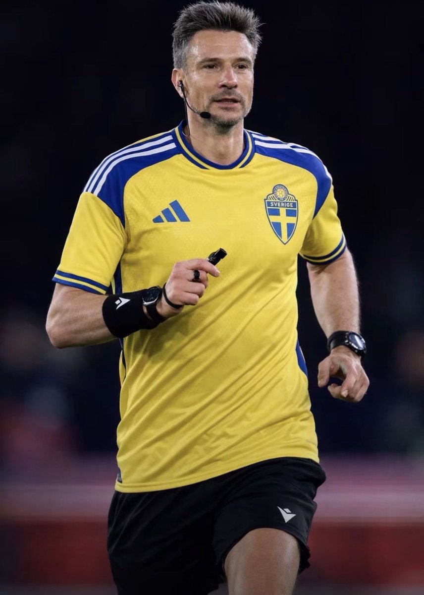 NiebieskiX tweet media