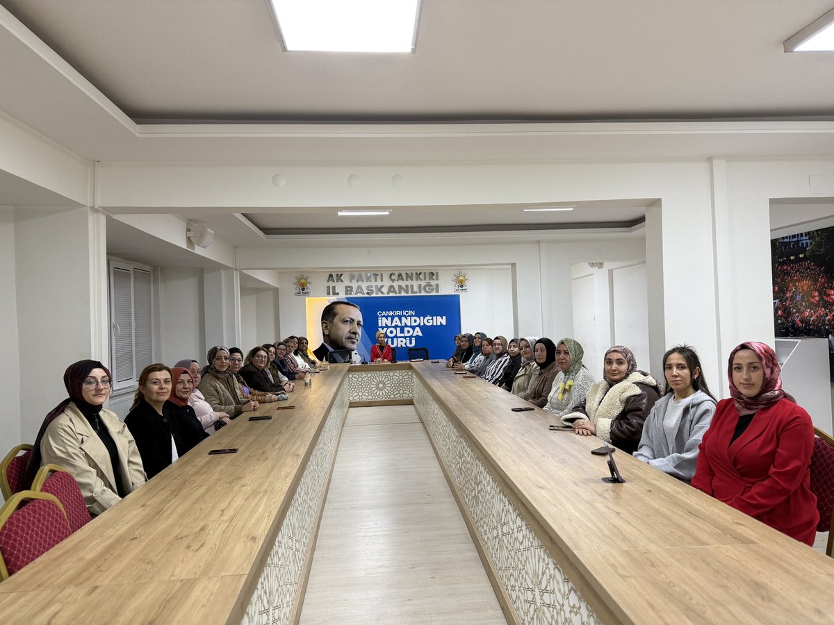 melikecilhan's tweet photo. Bir ve Beraber Her Daim Nice Başarılara 🧿
#CanTeşkilat
Bilgi İletişim Başkanlığımız koordinesinde Eğitimci Sosyolog tarafından Dijital Okuryazarlık eğitimimizi aldık . https://t.co/e38JU97TXl