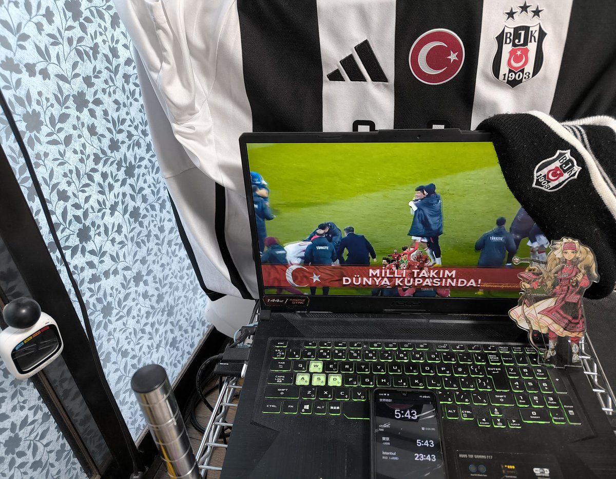 XNakamuhcho's tweet photo. トルコもワールドカップの本戦に進出🇹🇷👍🧿
日本は朝の6時前で明るくなってきました。
トルコ人フォロワーさんと一緒に見れて良かった👏 https://t.co/8hSJbe8260