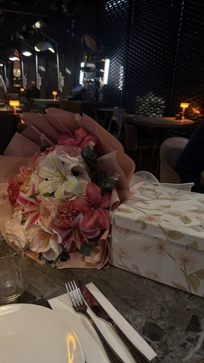 bttrflyny's tweet photo. doğum gününde prensesliğin hakkını vermek diyince de biz🫶🏻🌸🍬👸🍭🍬💕💐💖 https://t.co/DOrsR8y24O