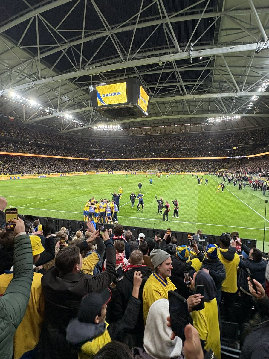 FilipTronet's tweet photo. VAD FAN ÄR DET SOM SKER!!!? https://t.co/yu83w1DeKc