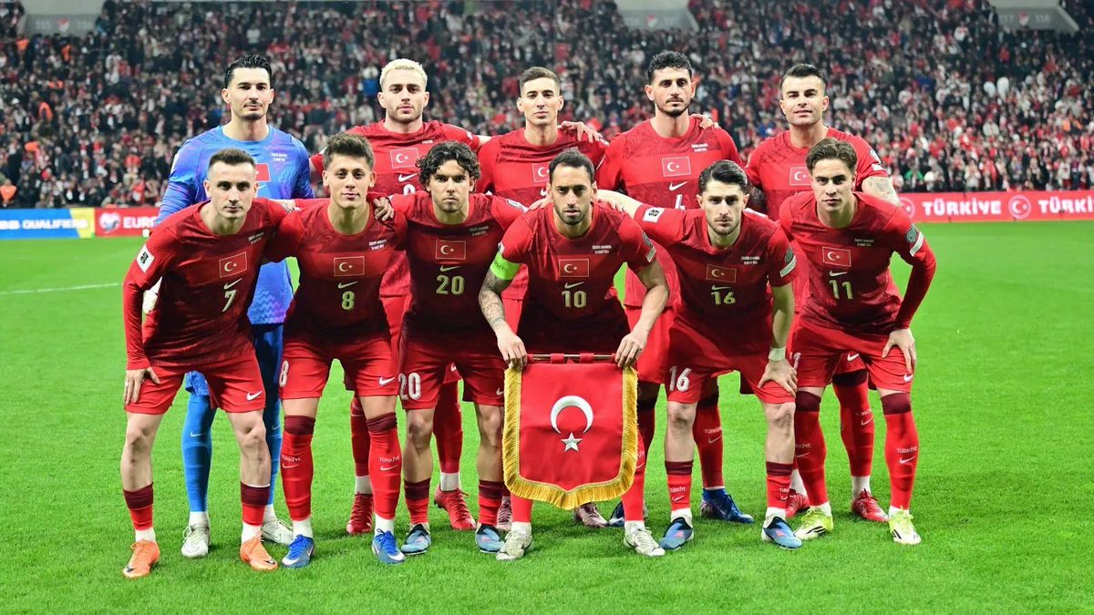 OnurEmrahYILDIZ's tweet photo. Bekle bizi "Dünya Kupası", geliyoruz. 🇹🇷

Neredeyse çeyrek asırlık hasretimizi, Kosova karşısında aldığı galibiyetle sona erdiren A Milli Takımı'mızı yürekten kutluyorum.

Ay yıldızlı ekibimize, FIFA 2026 Dünya Kupası karşılaşmalarında başarılar diliyorum. Yolumuz açık olsun. ✌️ https://t.co/cvLOQoh0bq
