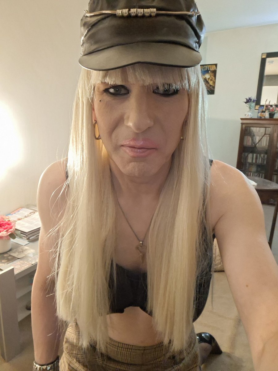 Laura Buckingham 🏳️‍⚧️ tweet media