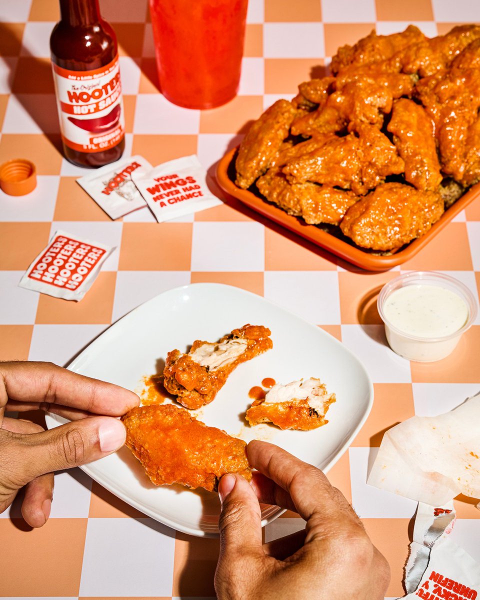 Hooters of Brunswick tweet media