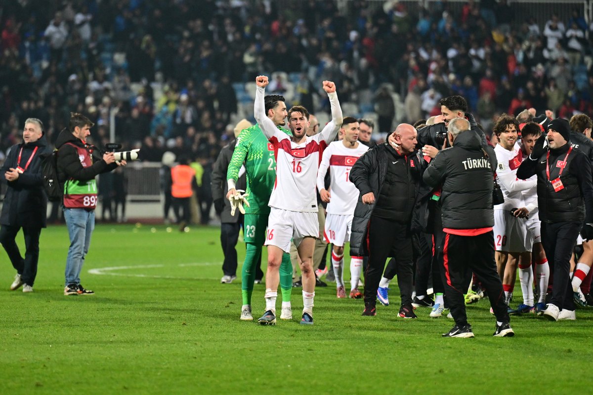 onedio's tweet photo. İşte Dünya Kupası fikstürümüz:

🇹🇷 Bizim Çocuklar, Dünya Kupası'nda ABD, Paraguay ve Avustralya ile karşılaşacak.

📅 14 Haziran 2026 | Avustralya - Türkiye (07.00)
📅 20 Haziran 2026 | Türkiye - Paraguay (07.00)
📅 26 Haziran 2026 | Türkiye - ABD (05.00) https://t.co/fQle0SCKBq