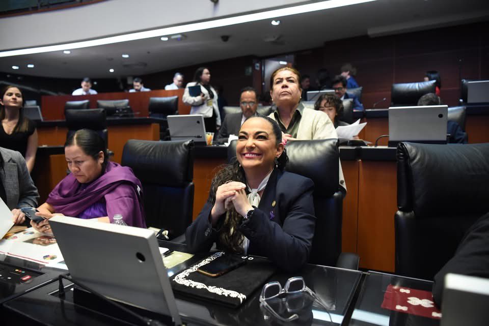 olgapsosa's tweet photo. Cada semana presentamos iniciativas en el Senado de la República emanadas de escuchar al pueblo de #Tamaulipas, esta semana ingresamos dos propuestas: 

✅ Reforma a la Ley General de Educación para brindar acceso a atención psicológica en los planteles del Sistema Educativo Nacional, dado que la salud mental es complemento de la salud física, esta reforma busca incluir la prevención, detección temprana e intervención oportuna y, en su caso, canalización a servicios especializados. 

✅ Reforma a la Ley General del Sistema Nacional de Seguridad Pública para Proporcionar al Sistema Nacional de Información, el registro inmediato, mediante los medios electrónicos disponibles, de las bases de datos, información y evidencia generada con motivo de actuaciones en materia de seguridad pública, para su interconexión y consulta, por parte de las autoridades competentes. 

Seguimos legislando por #NuestroTamaulipas
