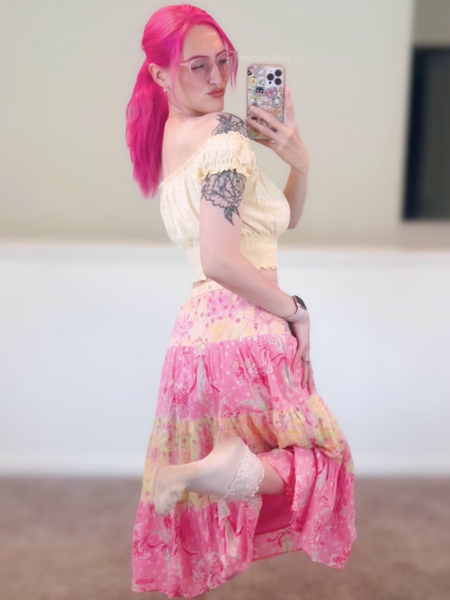 𝓂𝑜𝓂𝓂𝓎 𝓁𝓊𝓃𝒶 tweet media