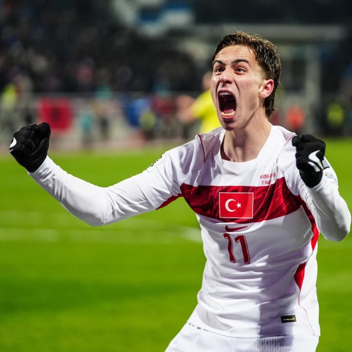 bloomyhs's tweet photo. and they say he would choose germany over turkiye if germany called him up to the national team https://t.co/le4EosO2Dr