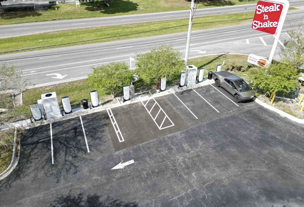 New Tesla Supercharger: Jacksonville, FL - 9431 Philips Highway (8 stalls) 
tesla.com/findus?locatio…