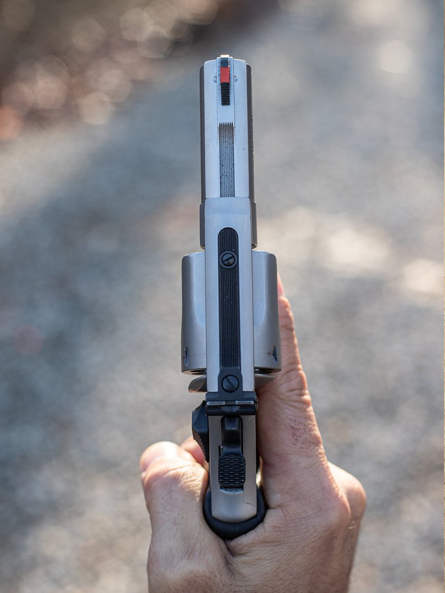 Smith & Wesson Inc. tweet media