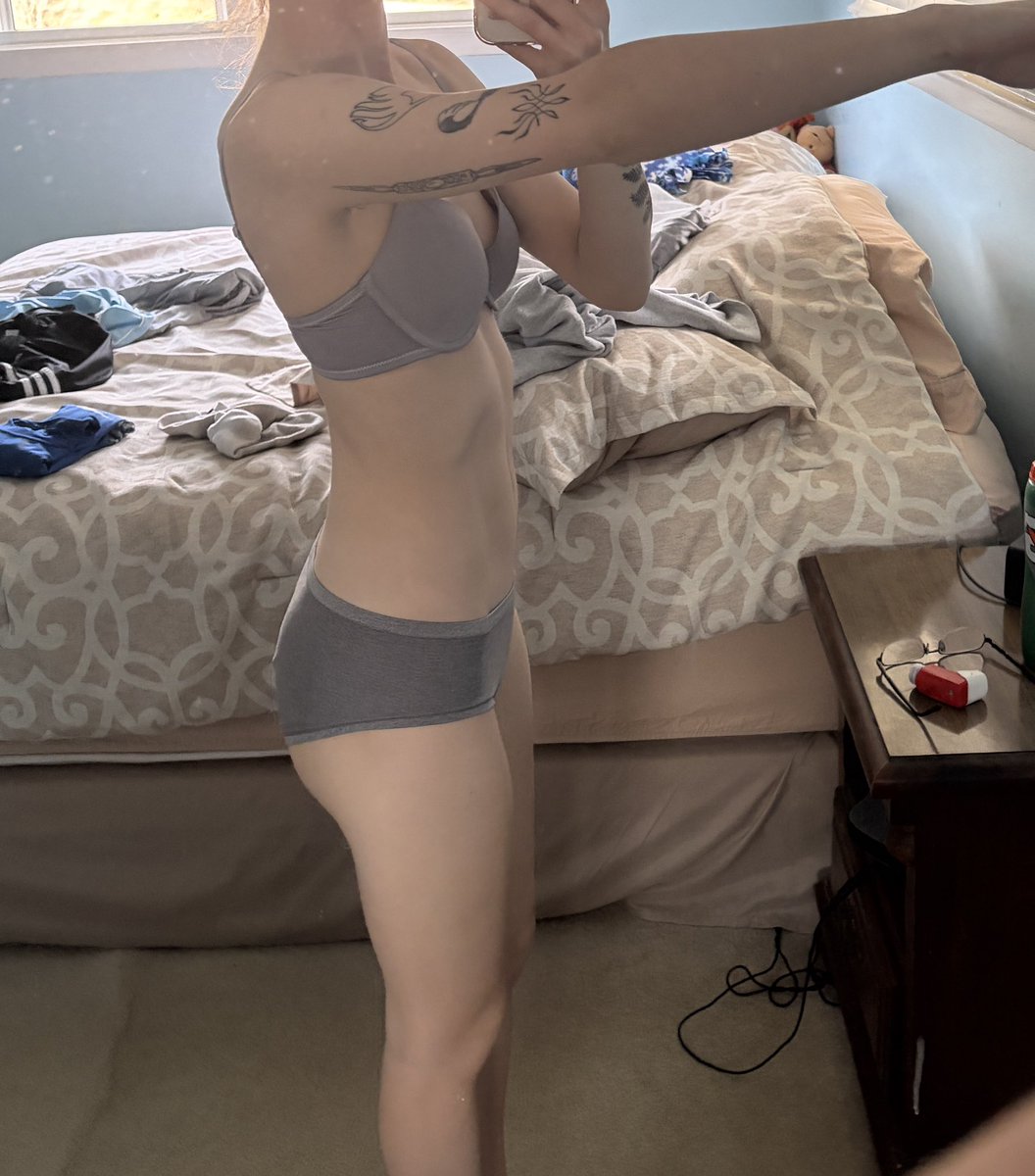 eebymaci's tweet photo. 135lbs —> 100lbs … woof https://t.co/j85q7lRTX8