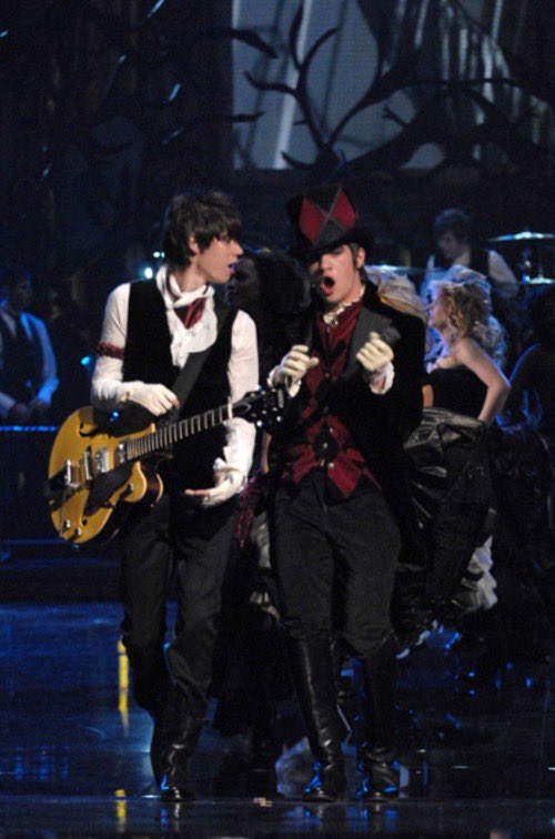 oddly specific ryan ross ✴︎˚｡⋆ tweet media