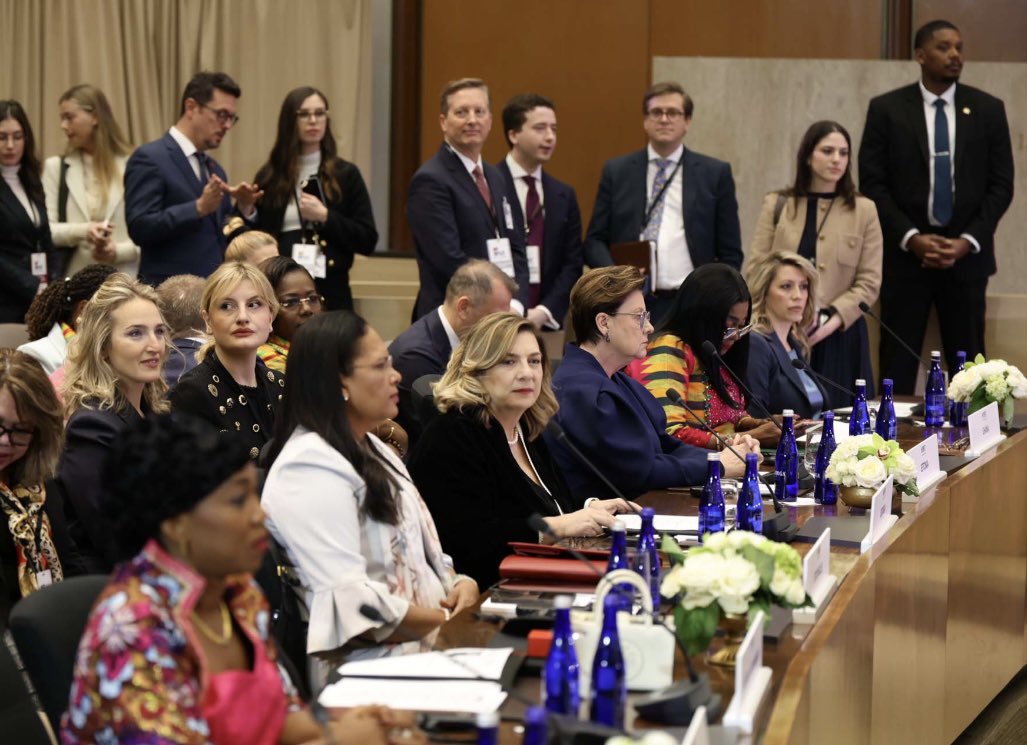 GeorgianEmbassy's tweet photo. Looking back at the successful conclusion of the official visit of the First Lady of Georgia, H.E. Tamar Bagrationi, to Washington, D.C., at the kind invitation of @Flotus, H.E. Melania Trump 🇺🇸. The visit took place within the framework of the global coalition #FosteringtheFutureTogether

During her visit, the First Lady of 🇬🇪 engaged in bilateral meetings with her counterparts from around the world, delivered a keynote address at the White House summit, and paid a visit to the #Georgian Orthodox Church in Washington, D.C., where she presented an icon of Saint George 🙏✨

United by shared values and a common vision — to advance education, well‑being, and a brighter future for our children 🌍