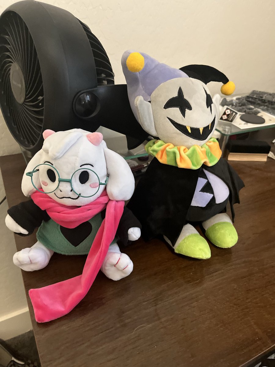 AM🦈 (they/them) tweet media