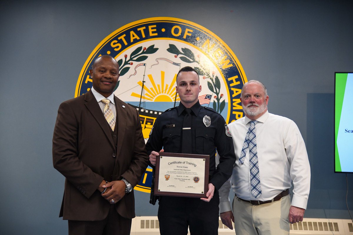 SeabrookNHPD's tweet photo. DRE’s are trained to “recognize impairment in drivers under the influence of drugs other than, or in addition to, alcohol.” 
@theiacp
https://t.co/8ucBewVu6W

Great job Officer Guay! 

(📸 #NHDeptOfSafety / @NH_StatePolice) https://t.co/1gI9VMVe09