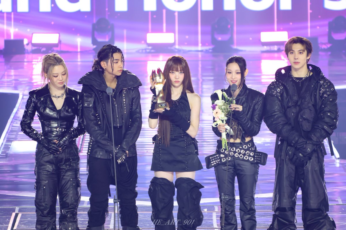 히아트 tweet media