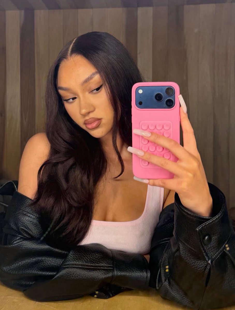 FLOLlFERS's tweet photo. Stella (@StellaQuaresma_) via Instagram.

“ugh I love me toooooo” https://t.co/99W2XYLqFY