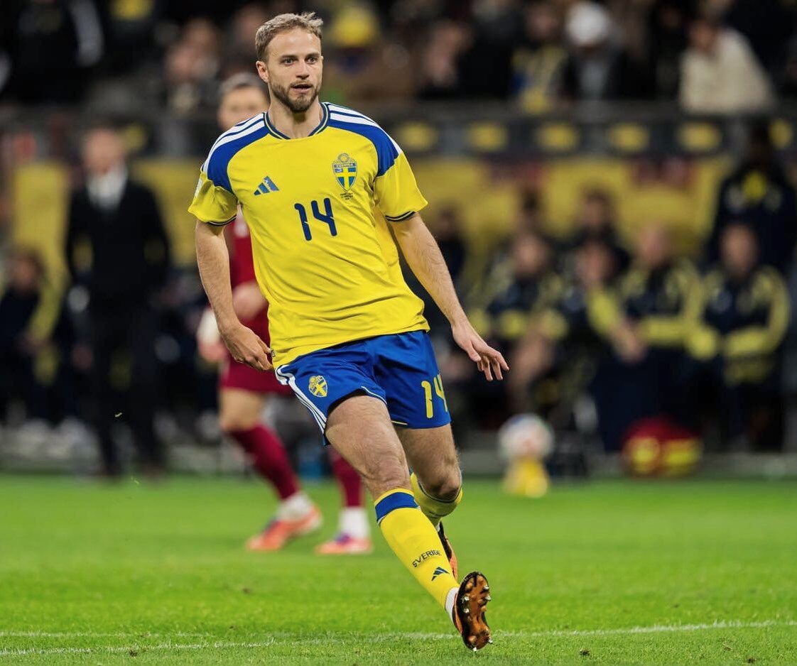 EbbeGreen's tweet image. Gurra Lundgren du är min gubbe HÄRLIGT SVERIGE 🍾⚽️🇸🇪 #sverige #glädje #gustavlundgren