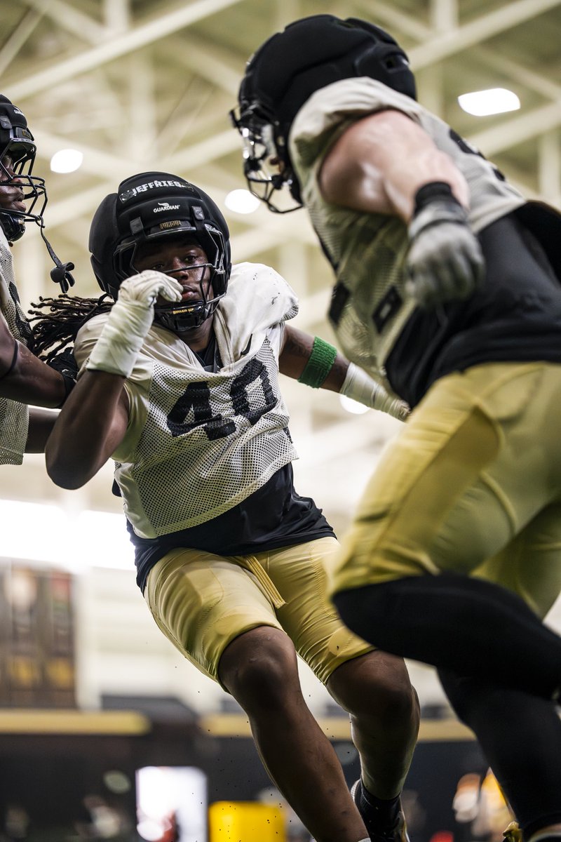 BoilerFootball's tweet photo. Trenches working 😤 https://t.co/DFicNCOWPn