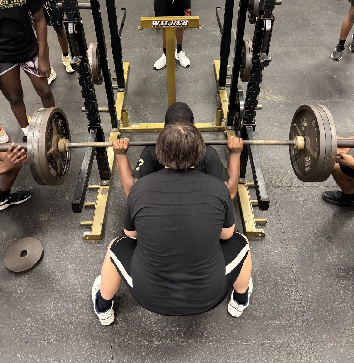 GCGatorFootball's tweet photo. Tuesday Work!! #GoGators @jfordham21 @lee_ttaylor @GCGatorAthletic https://t.co/KuRM3mgZ1i