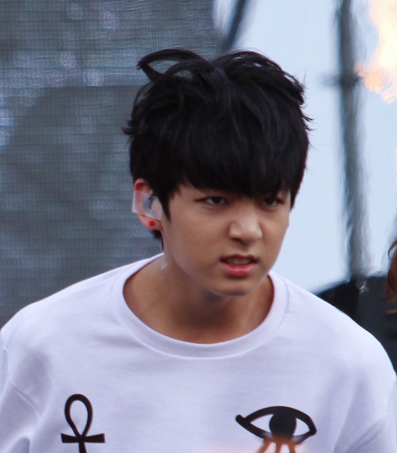 vie seeing bts 🪭 tweet media