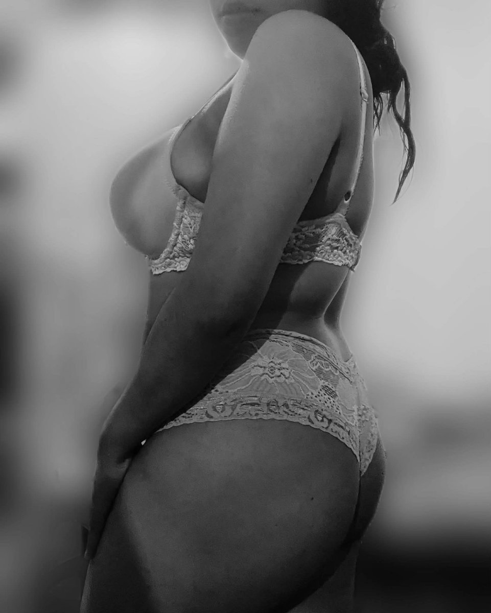 meleny927's tweet photo. Amores sigo disponible para ustedes en dm 🥵 https://t.co/yfi5JoV98X